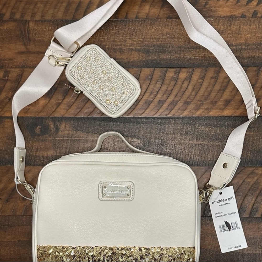 NWT Madden Girl Camera  Crossbody Bag With Pouch - Picture 2 of 11